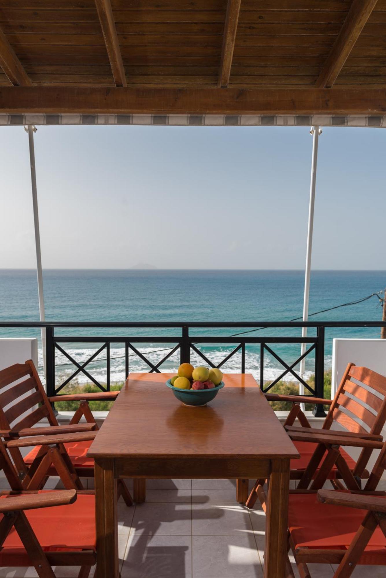 Finikas Studios & Apartments - Kalamaki Holidays Ruang foto
