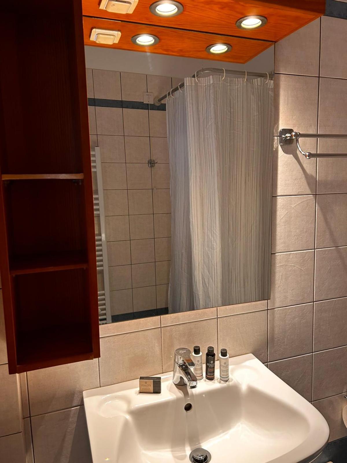 Finikas Studios & Apartments - Kalamaki Holidays Bagian luar foto